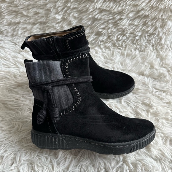 Clarks Shoes - Clarks Caroline Lily Suede Ankle Boots Black New In Box Size 6